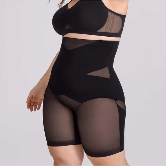 Honeylove superpower shorts compression in runway 2X - Picture 1 of 5